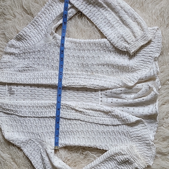 Madison Petite Crochet Open Weave Knit Balloon Sleeve Cardigan with Ruffle Back - Picture 8 of 9